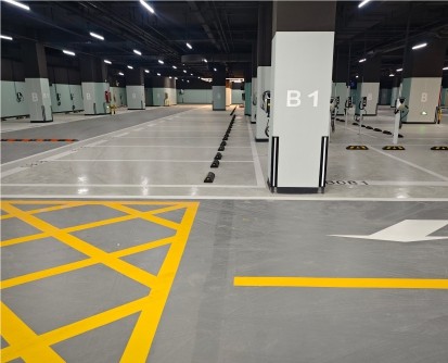 利金城科技工業(yè)園- 33000㎡  環(huán)氧微珠防滑+聚氨酯超耐磨